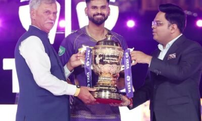 Shreyas Iyer with IPL 2024 trophy