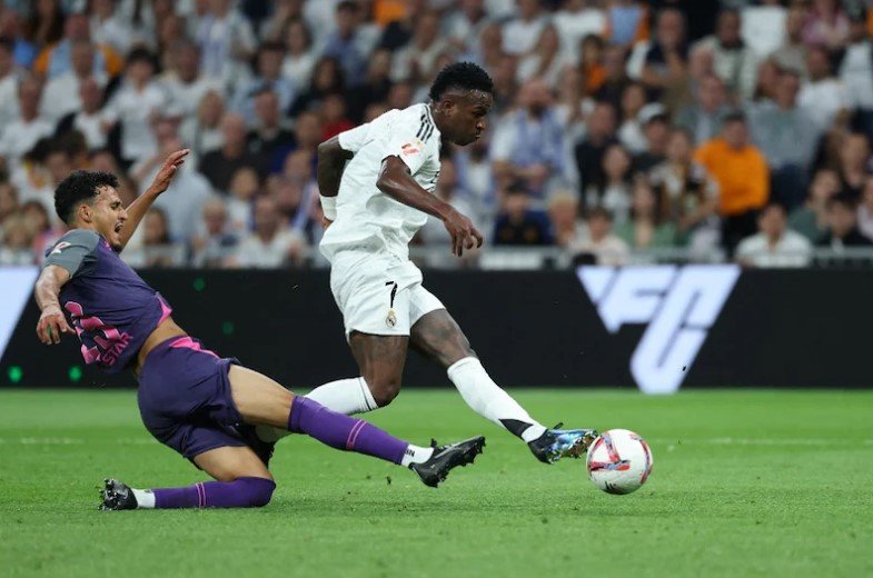 Vinicius Junior Aims for Ballon d'Or as Madrid Challenges Lille